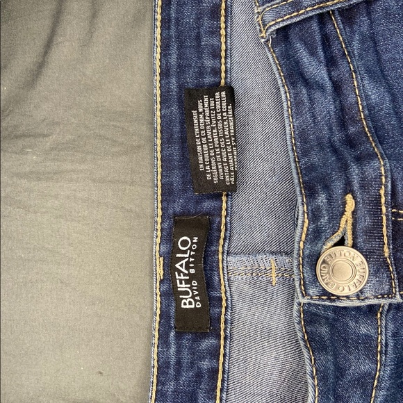 Ladies buffalo jeans. New with no tag. - Picture 4 of 5
